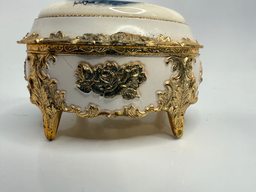 A vintage Westland Co. trinket box