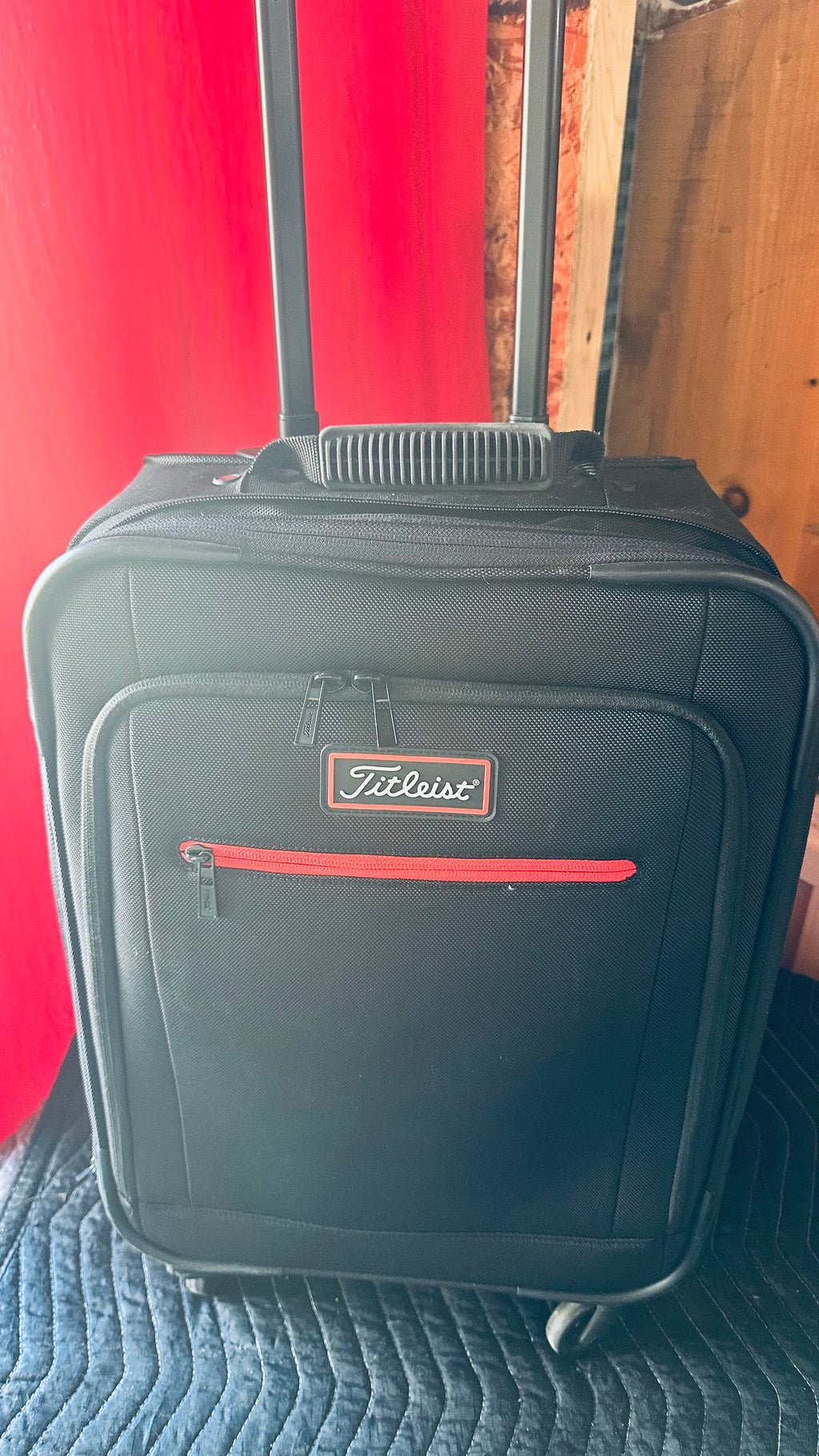 Titleist Suit case
