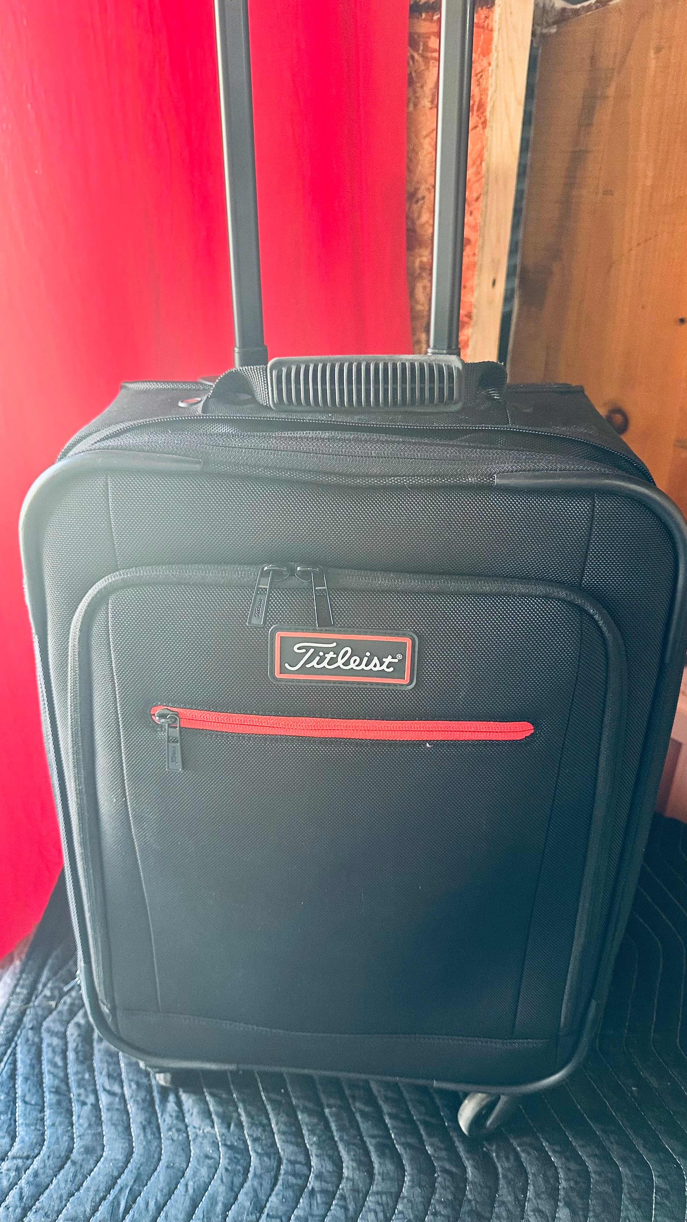 Titleist Suit case