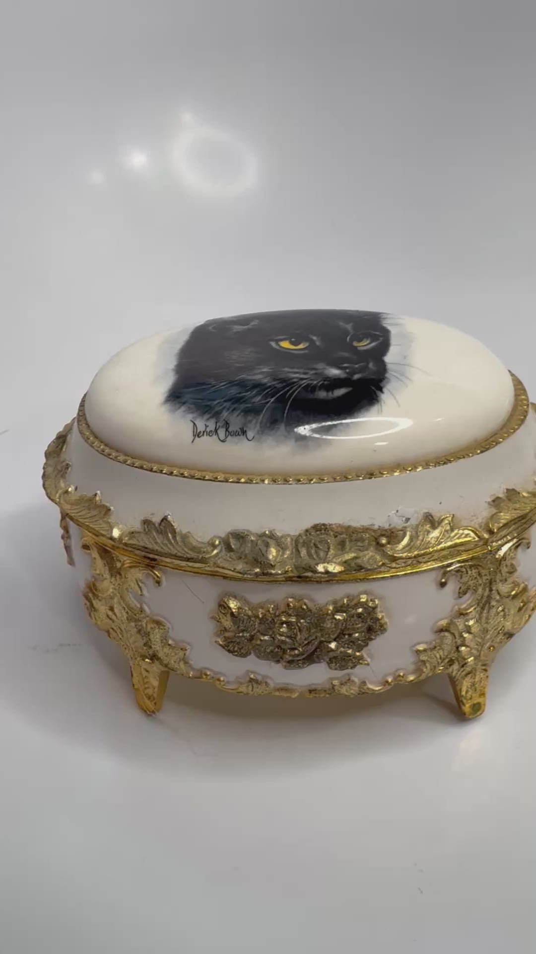 A vintage Westland Co. trinket box